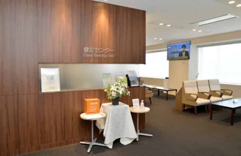 62岁李连杰突然住院，51岁张晋突发心脏病险丧命！武打明星也难逃健康威胁，普通人更要警醒